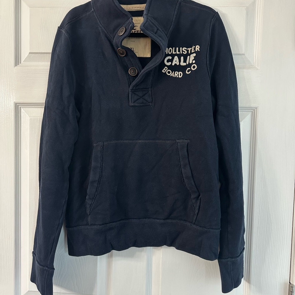 Hollister Men's Dark Blue Sweatshirt